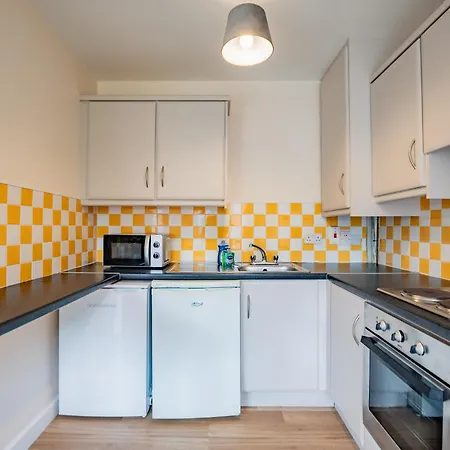 4 Bed - Spacious Lejlighed