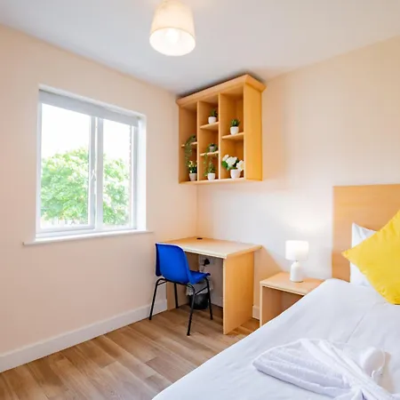 Lejlighed 4 Bed - Spacious *