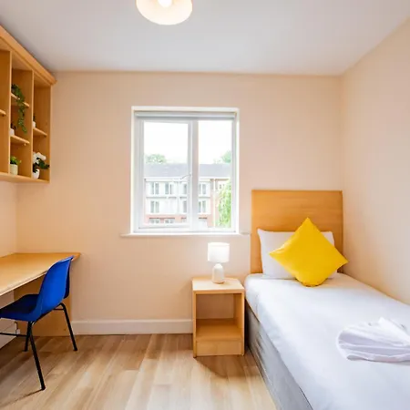 Lejlighed 4 Bed - Spacious *