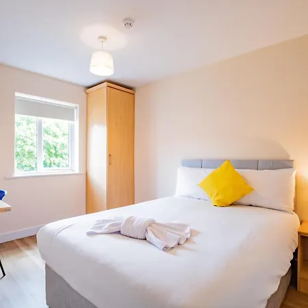 Lejlighed 4 Bed - Spacious *